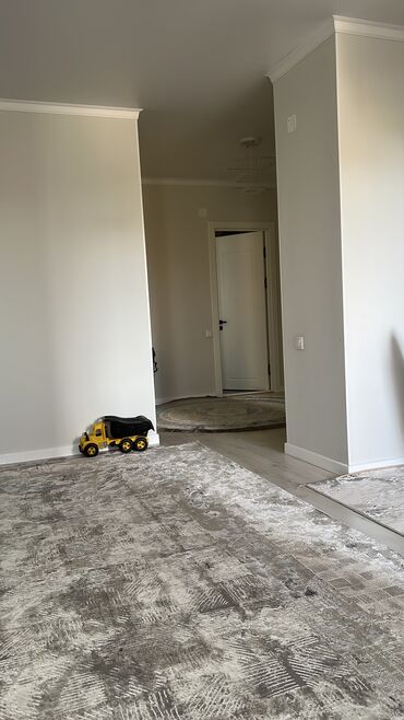 продаю дом аламедин рынок муса жалил: 3 комнаты, 75 м², 106 серия, 2 этаж, Дизайнерский ремонт