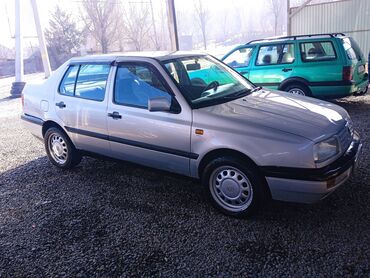 машина на автомате: Volkswagen Vento: 1992 г., 1.8 л, Автомат, Бензин, Седан