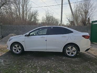 spark 2016: Chevrolet Onix: 2020 г., 1 л, Автомат, Бензин, Седан — 2
