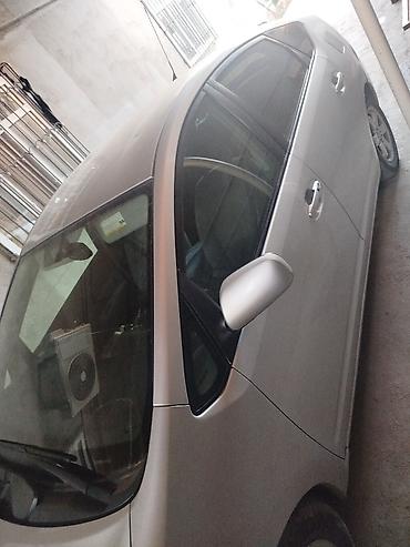 maşın buferi: Toyota Prius: 1.5 l | 2006 il Hetçbek — 4
