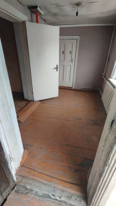 долгосрочная аренда домов бишкек: 70 м², 4 комнаты, Подвал, погреб, Забор, огорожен