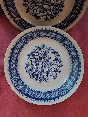 tacne za kolače ikea: Porcelanske tanjire sa plavim floralnim motivom – set od 2 komada - — 2