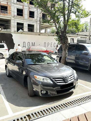 срочно продаю нужны деньги очень срочно: Toyota Camry: 2010 г., 2.5 л, Автомат, Бензин, Седан