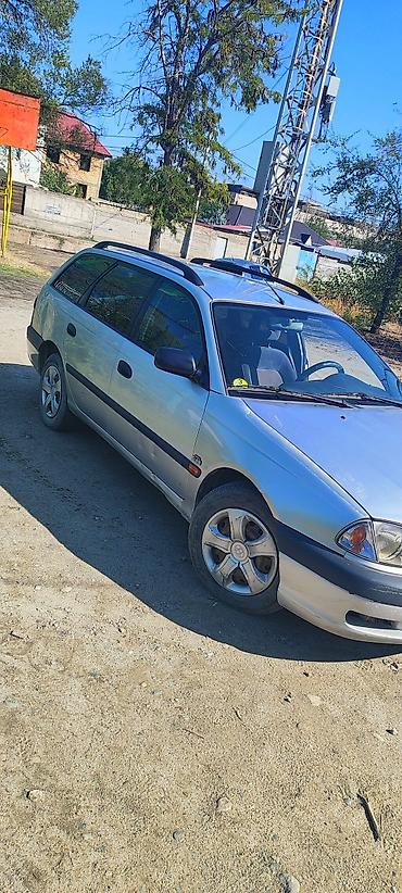 Toyota Avensis: 2002 г., 2 л, Механика, Бензин, Универсал