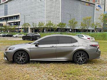 краун 2023: Toyota Camry: 2023 г., 2.5 л, Гибрид, Кроссовер — 8