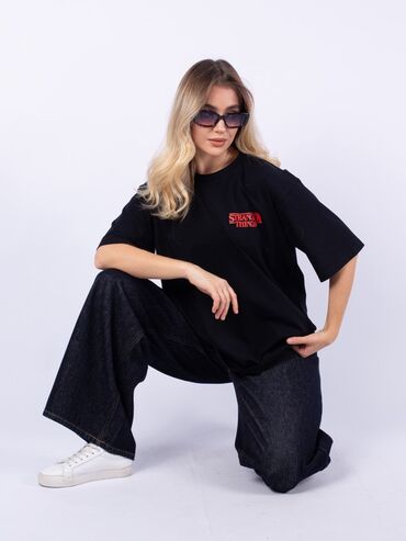 Футболки: Футболка унисекс Stranger Things, белая - Принт спереди: крупный — 23