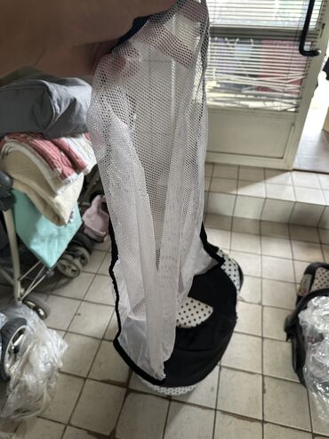 Kolica za bebe: Prodajem kolica za bebu. Kolica su kao nova. Sve je funkcionalno — 24