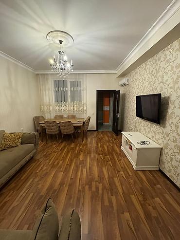 qurtulus 93 evler: İnşaatçılar metrosu yaxınlığı, Yasamal Rayon Polis idarəsinin yanında — 1