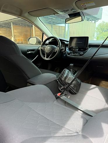 гибрид лабо: Toyota Corolla: 2022 г., 1.8 л, Вариатор, Гибрид, Седан — 10