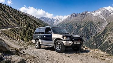 жалабат машина: Mitsubishi Pajero: 1999 г., 2.5 л, Кол менен иштөөчү, Дизель, Жол тандабас — 3