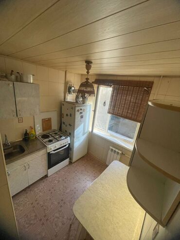 ош 2 комнатный продоётся дом: 2 комнаты, 42 м², 104 серия, 3 этаж, Косметический ремонт