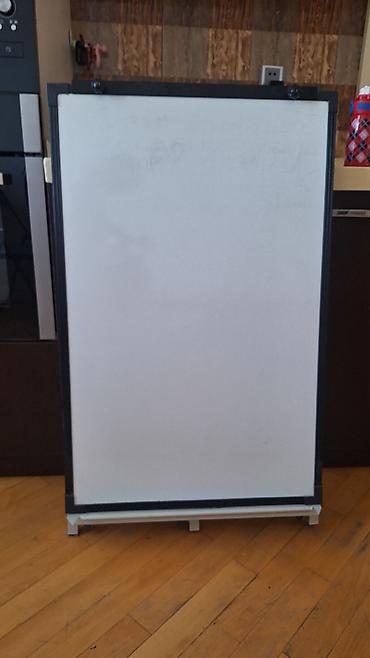 elektron lovhe: Markerlə yazı üçün lövhə təqdim olunur. Məhsul iri ölçülü düzbucaqlı — 4