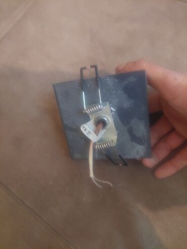 Spot lampalar: Yerləşdirilən məhsul: Daxili spot işıq (tavan üçün) Təsvir: - Tavan — 6