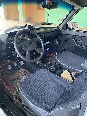 VAZ (LADA): Salam . Maşın normal veziyyetdedi. Razılaşmaq olar. Xaiş edirem yeni — 11