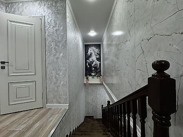 Продажа коттеджей и домов: СРОЧНО ПРОДАЕТСЯ.Просторный 2-этажный частный дом. Имеются пристройки — 40