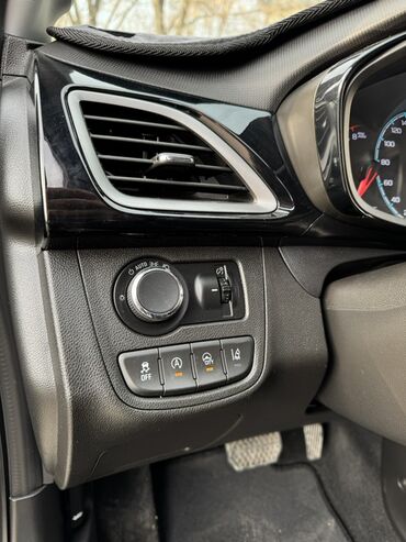 Chevrolet: Chevrolet Spark: 2018 г., 0.1 л, Автомат, Бензин, Хэтчбэк — 18