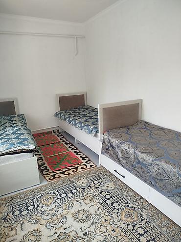 помещение балыкчы: Сдаются 2 дома в г. Балыкчы, после свежего ремонта кровати новые — 5