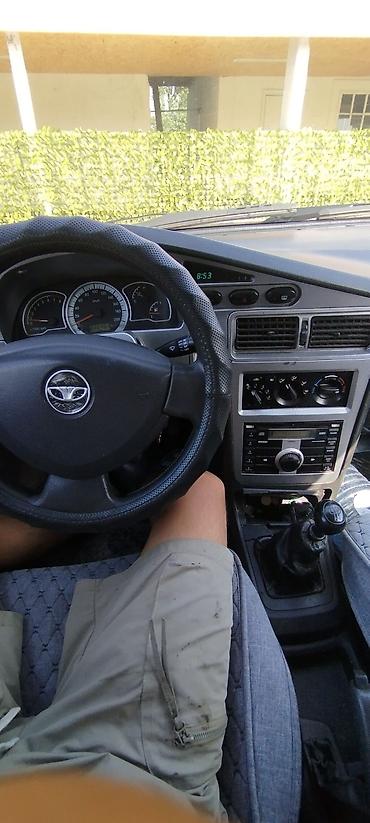 Daewoo Nexia: 2008 г., 1.5 л, Механика, Бензин, Седан