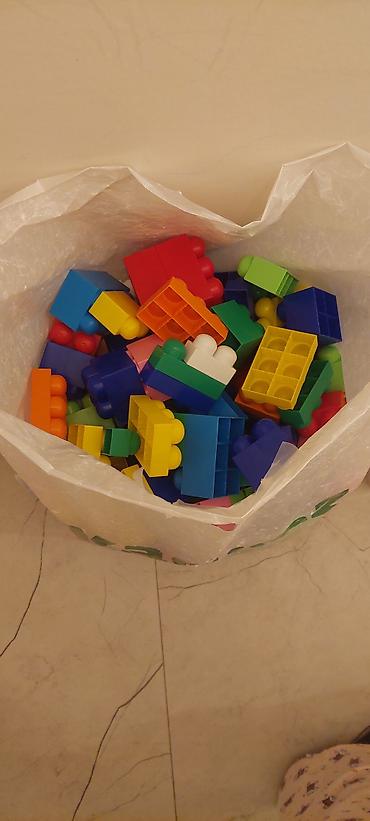 böyük konstruktorlar: Крупные лего, очень много штук, разные цвета. Böyük lego — 3