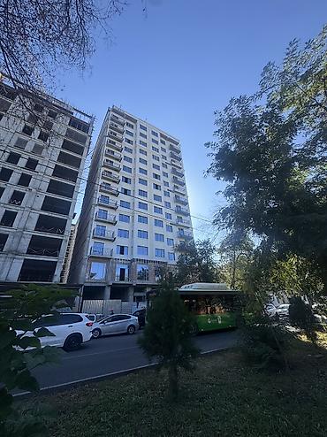 Коммерциялык мүлк: Ижарага Толугу менен кеңсе: 120 м², Ремонтсуз, Биринчи катар — 3