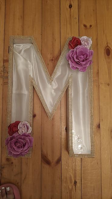 dekor ad günü: Böyük dekorativ “M” hərfi - Material: bərk karkas, parlaq şampan — 1