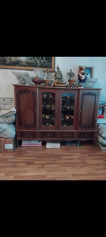 Bufetlər: Klassik dizaynlı vitrin-büfe - Material: təbii ağac (taxta) — 1