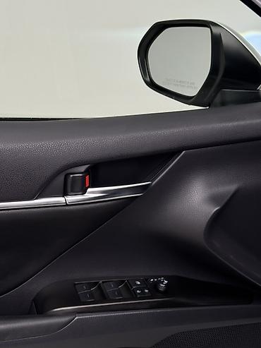 2022: Toyota Camry: 2022 г., 2.5 л, Автомат, Гибрид, Седан — 8