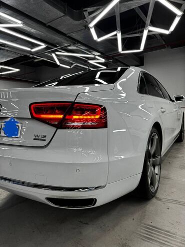 Audi: Audi A8: 4 l | 2013 il Hetçbek