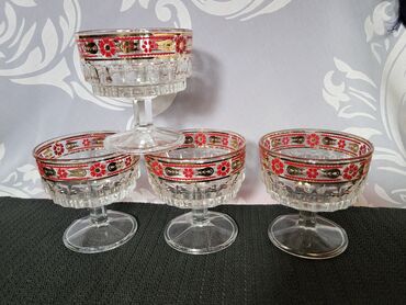 Čaše: Case nove italijanske za vino 70te. Sve na casama odsjaj od svetla na lalafo.rs — 6 Čaše: Case nove italijanske za vino 70te. Sve na casama odsjaj od svetla — 6