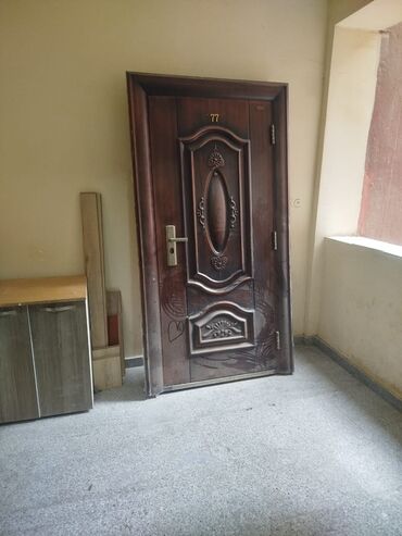 Пластиковые двери: Dəmir giriş qapısı əla vəzyətdədi 140 azn endirim olacaq
