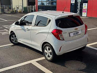Chevrolet: Chevrolet Spark: 2020 г., 1 л, Вариатор, Бензин, Хэтчбэк — 18