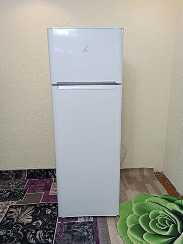 продаю мультиварку: Холодильник Indesit, Б/у, Двухкамерный, De frost (капельный), 60 * 170 * 60