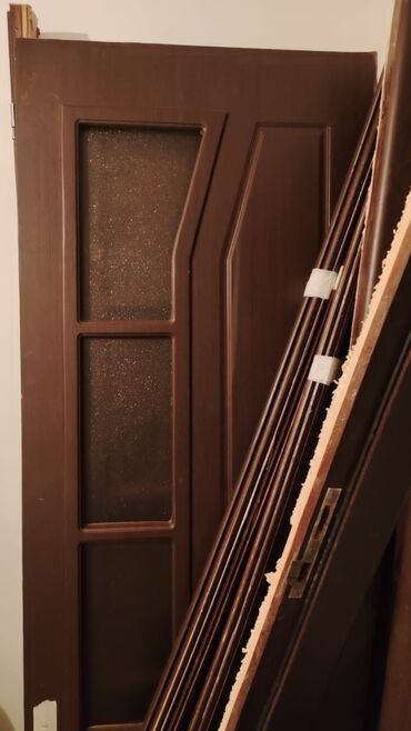 4 eded qapı təcili satılır Standart ölçü 2.10 90-na *4 u birlikde
