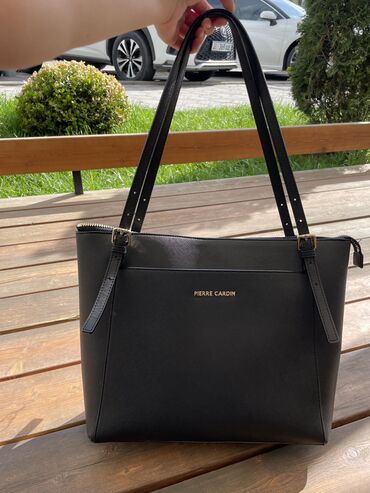 вместительная сумка: Продаю сумку от Pierre Cardin (оригинал Италия). Покупала в Дубае. В