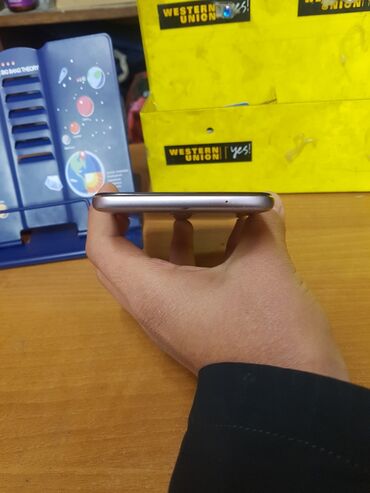 Meizu: Meizu M5, Б/у, 16 ГБ, цвет - Черный, 2 SIM — 4