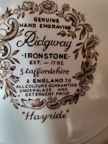 Ostali antikviteti: Tanjiri engleski Ridgway desertni iz 1976god. Engleski tanjiri — 9