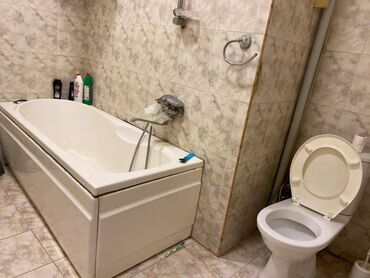 Uzunmüddətli kirayə mənzillər: Gənclik və 28 May metrolarına yaxın məsafədə 3 mərtəbəli binanın 3-cü — 12