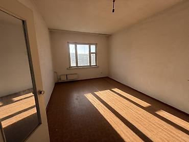 старый толчок квартиры: 3 комнаты, 2 м², 105 серия, 5 этаж, Старый ремонт — 2