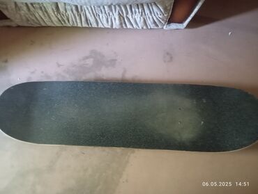 Другое для спорта и отдыха: Скейтборд в отличном состоянии, Скейтборд, 8-пластовое кленовое