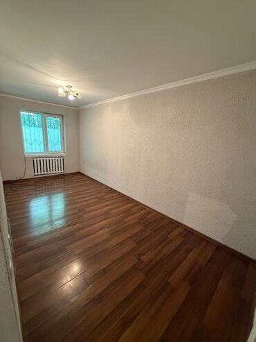 1 комнатная квартира 8 мкр: 2 бөлмө, 42 кв. м, 104-серия, 1 кабат, Косметикалык ремонт