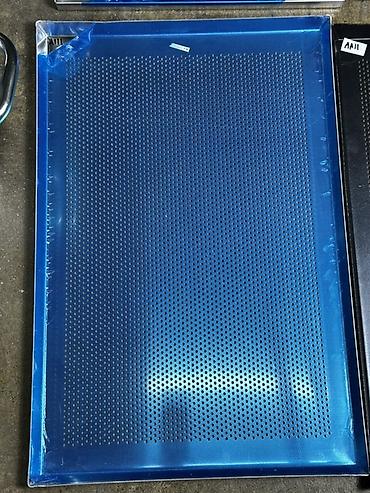 Кондитерский инвентарь: Профессиональные противни и формы для пекарни Ассортимент: - — 8