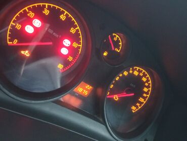 Opel: Opel Astra H – 5 qapılı hetçbek Xüsusiyyətlər: - Kuzov: tünd göy — 7