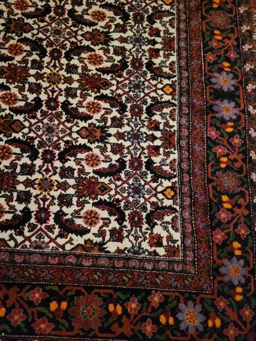 qapı 2 ci əl: Qollu Çiçi (Ağ Gül) xalçası Çiçi kəndi, Quba rayonu. Toxunuş ili