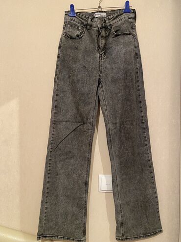 мужские джинсы с завышенной талией: Джинсы S (EU 36), M (EU 38), цвет - Серый