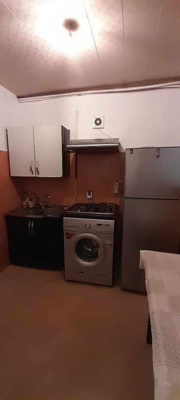 Kommersiya daşınmaz əmlakının satışı: Sahə: 36.7 m² Sənəd: Çıxarış (kupça), qeyri-yaşayış təyinatlı — 3