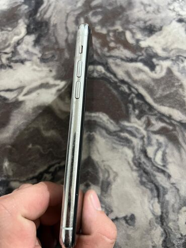 Apple iPhone: IPhone 11 Pro, Б/у, 256 ГБ, Чехол, 78 % — 1