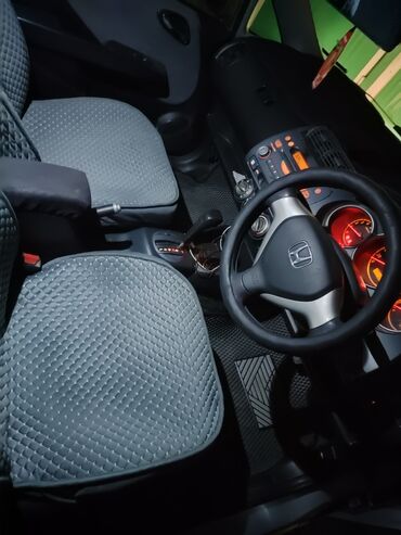 сиденья на эстиму: Honda Fit: 2002 г., 1.3 л, Автомат, Бензин, Хетчбек