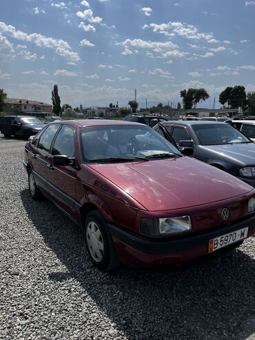 Volkswagen: Volkswagen Passat: 1989 г., 1.8 л, Механика, Бензин, Седан