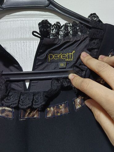 Dəstlər, kostyumlar: İkili 20 AZN pencək mayka 
44,46 razmer — 10