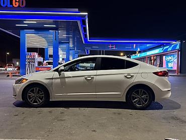 hyundai staria 2019: Hyundai Elantra: 2018 г., 2 л, Автомат, Газ, Седан — 3